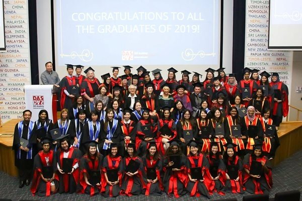 Học viên tốt nghiệp tại trường Học viên tốt nghiệp tại trường