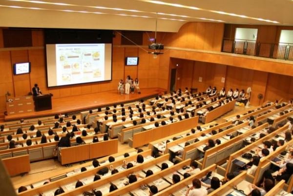 Cùng MAP tìm hiểu về những câu hỏi thường gặp nhất về đại học Tỉnh Hiroshima nhé! Cùng MAP tìm hiểu về những câu hỏi thường gặp nhất về đại học Tỉnh Hiroshima nhé!