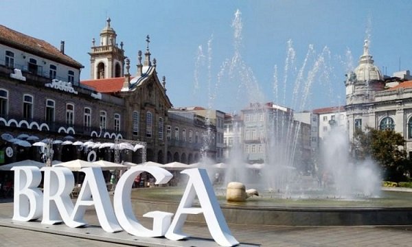 Braga - Thành phố tôn giáo lớn nhất. Braga - Thành phố tôn giáo lớn nhất.