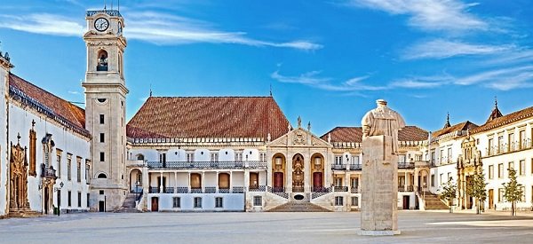 University of Coimbra - Một trong những ngôi trường lâu đời nhất Châu Âu. University of Coimbra - Một trong những ngôi trường lâu đời nhất Châu Âu.